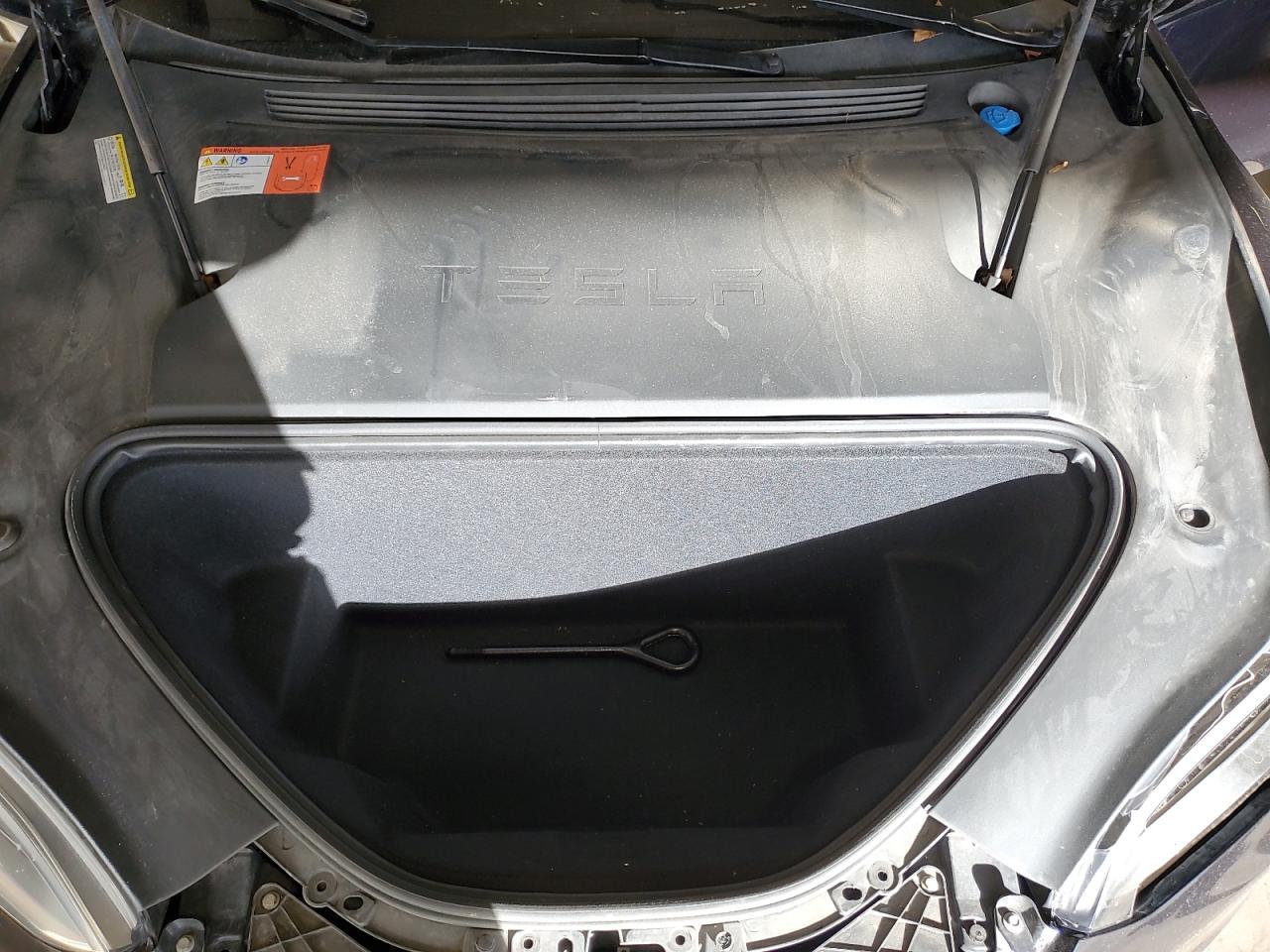 Tesla Model S Image 11