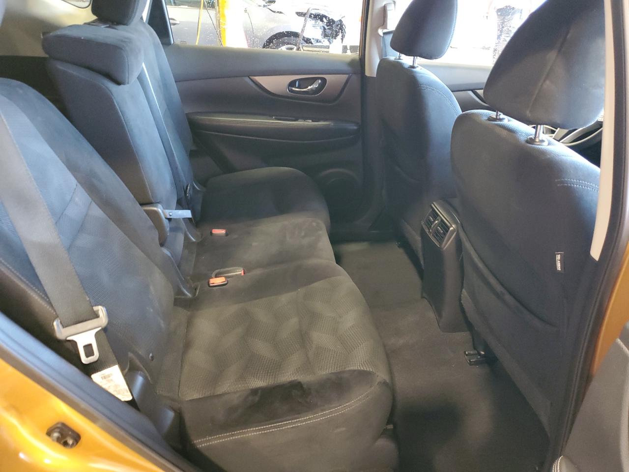 Nissan Rogue S Image 12