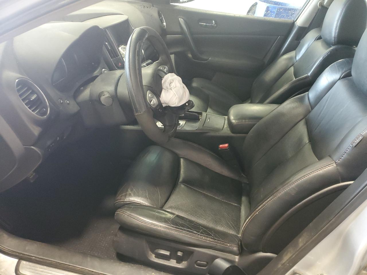 Nissan Maxima S Image 8