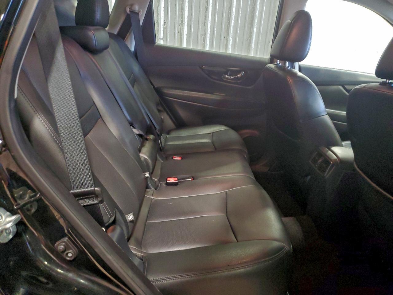 Nissan Rogue S Image 7