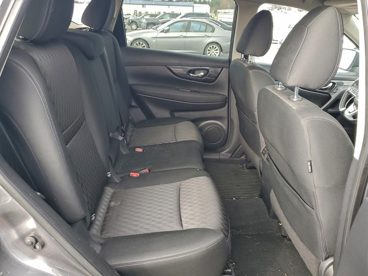 Nissan Rogue S Image 6