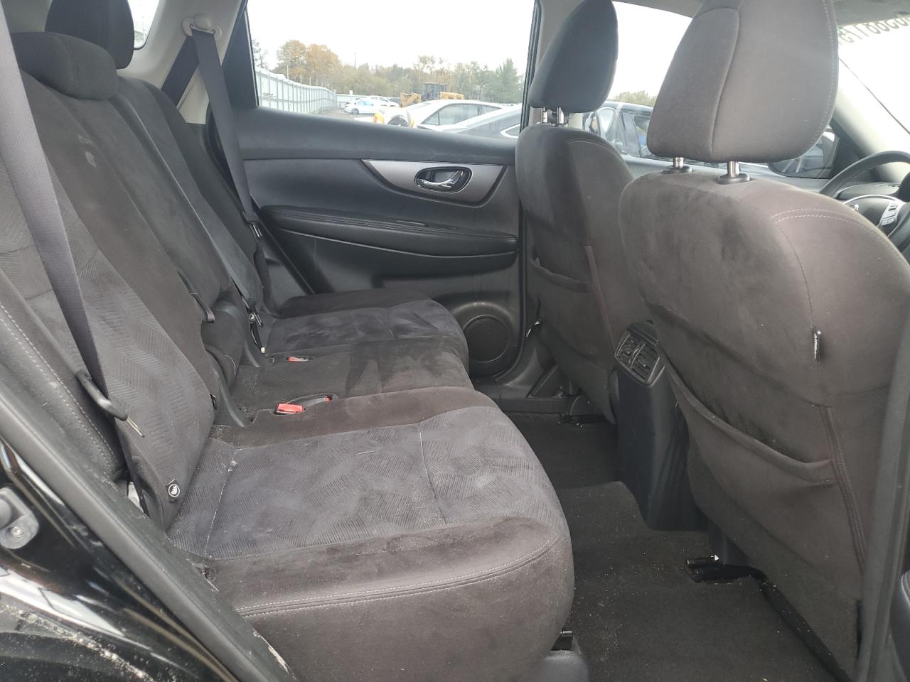 Nissan Rogue S Image 3