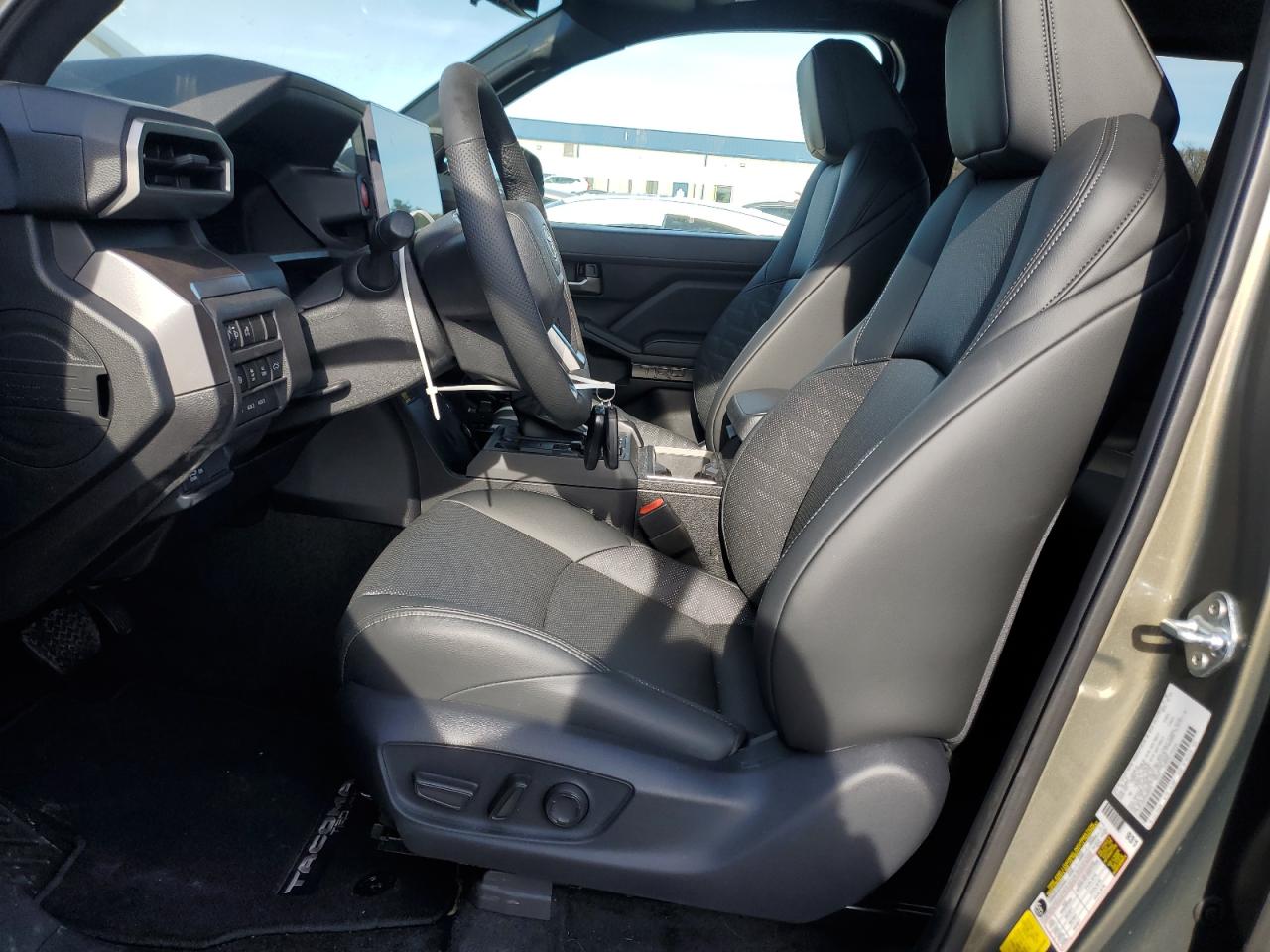 Toyota Tacoma Double Cab Image 9