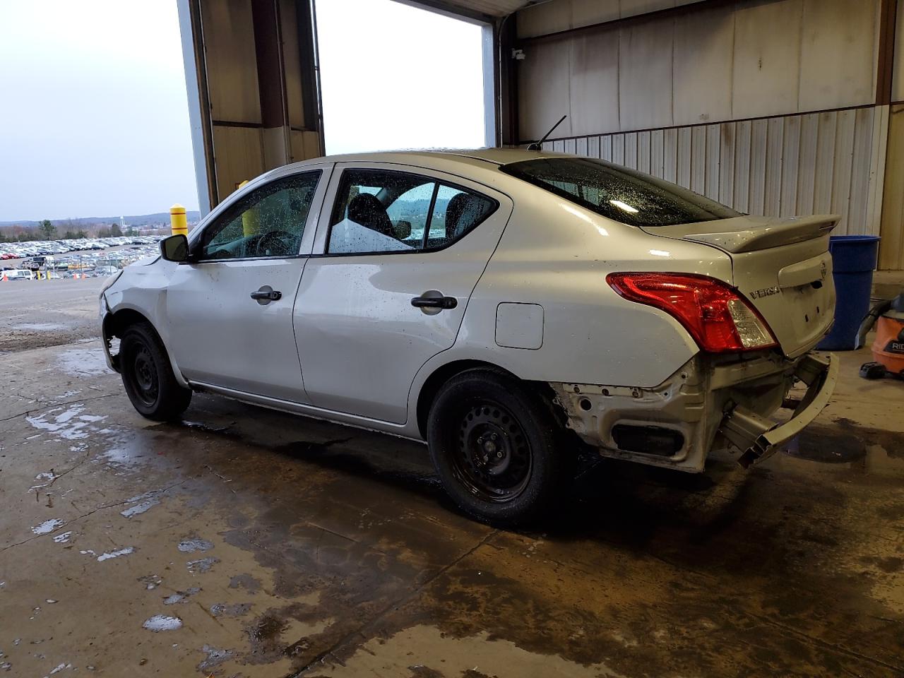 Nissan Versa S Image 6