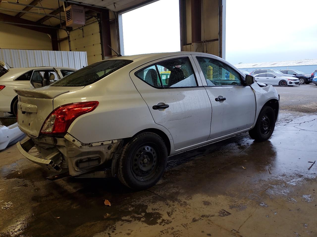 Nissan Versa S Image 4