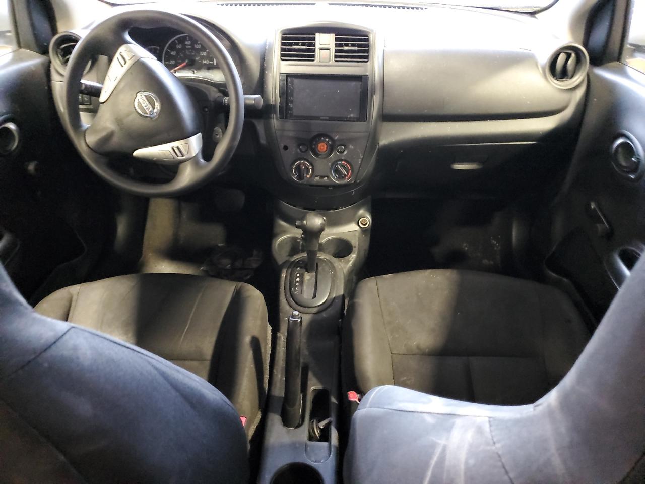 Nissan Versa S Image 7