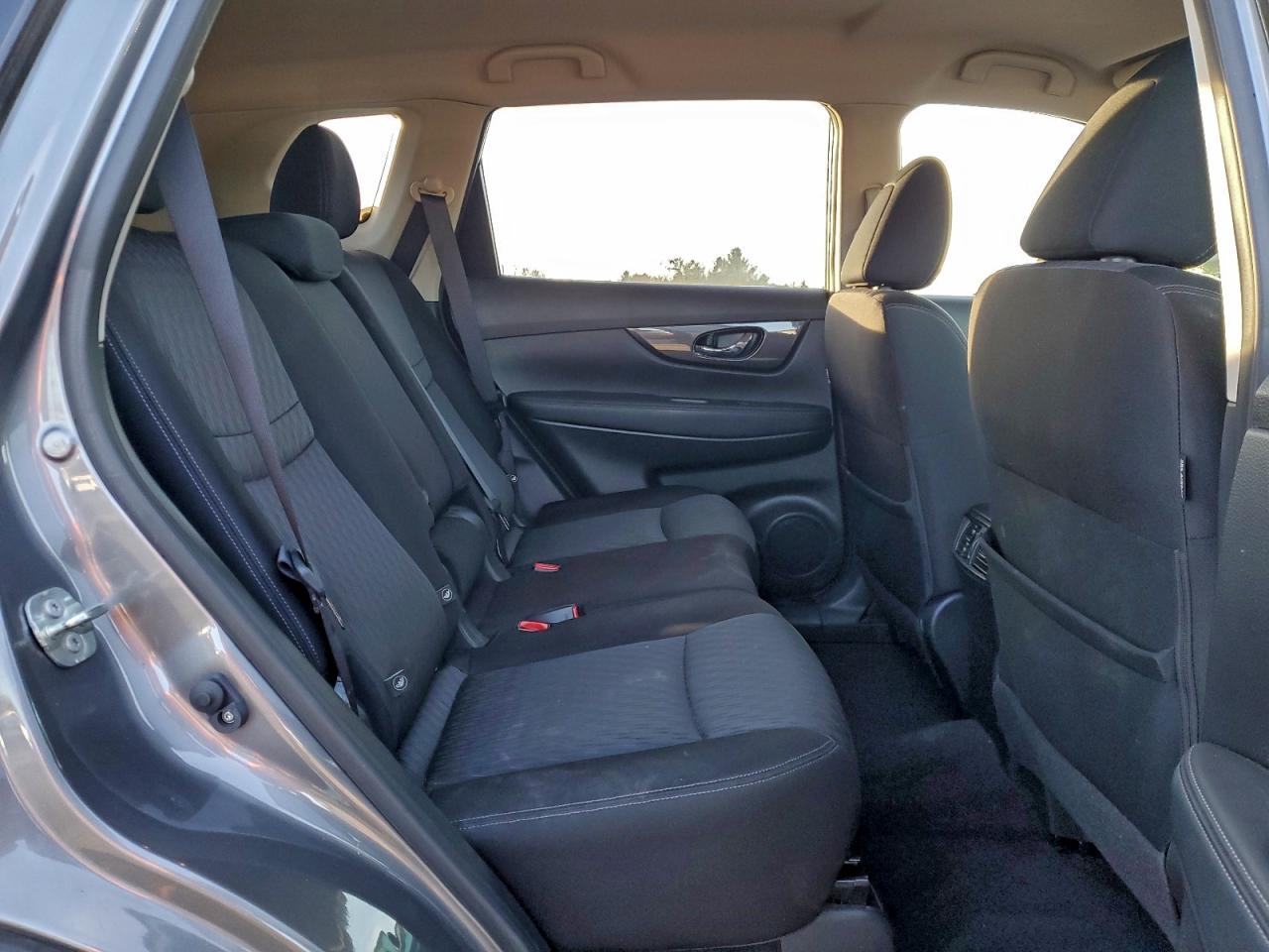 Nissan Rogue S Image 12