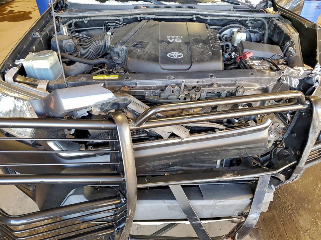 Toyota Tacoma Double Cab Image 12