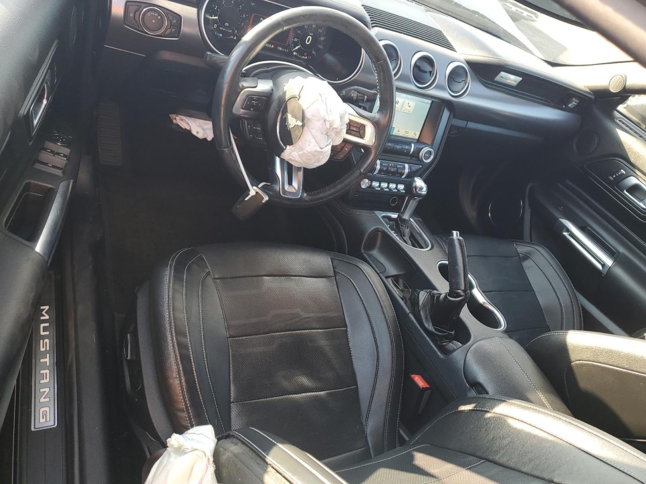 Ford Mustang Image 10