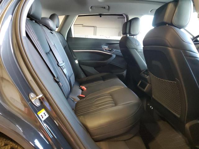 Audi e-tron Prestige Image 14