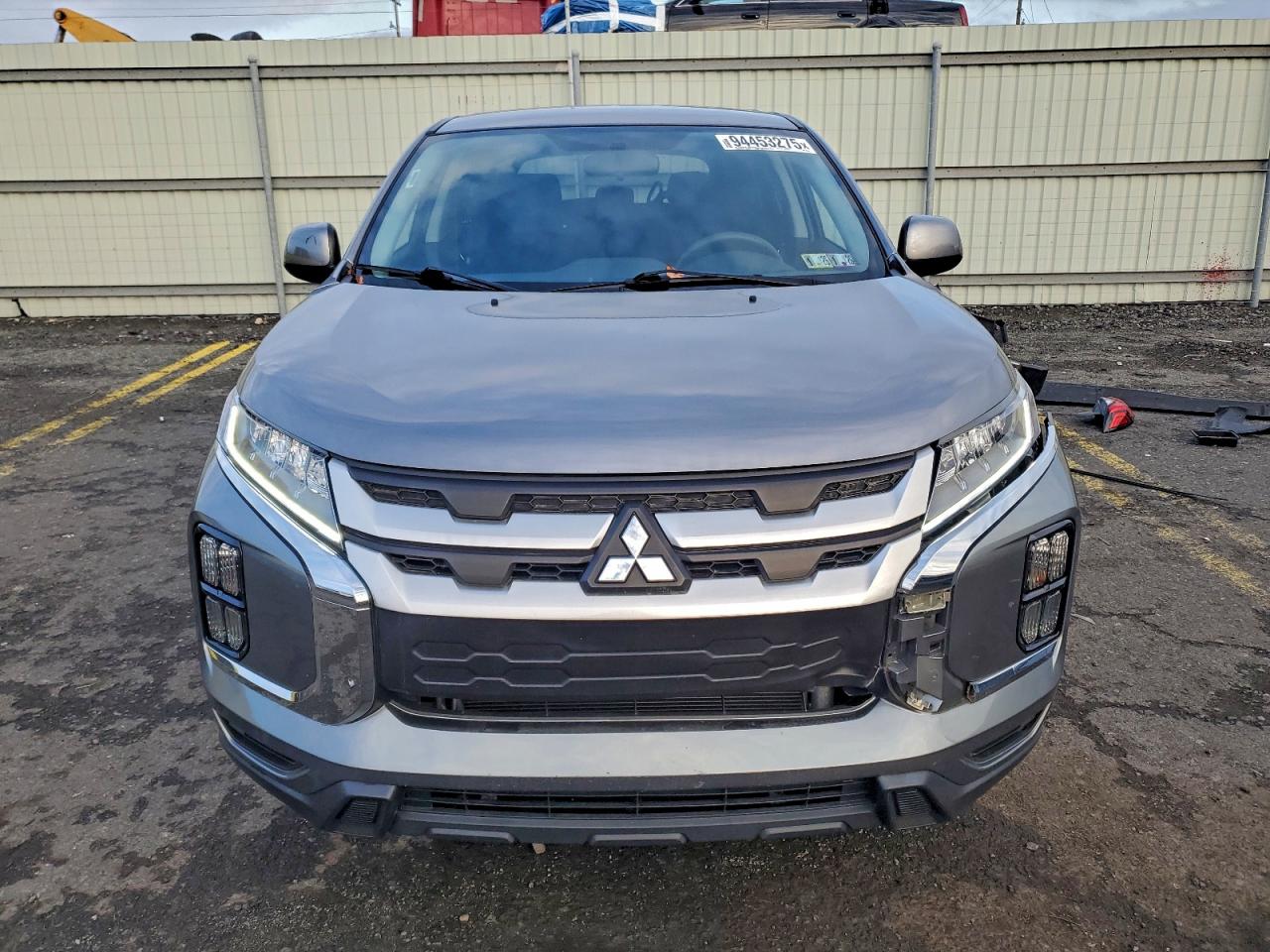 Mitsubishi Outlander Es Image 2