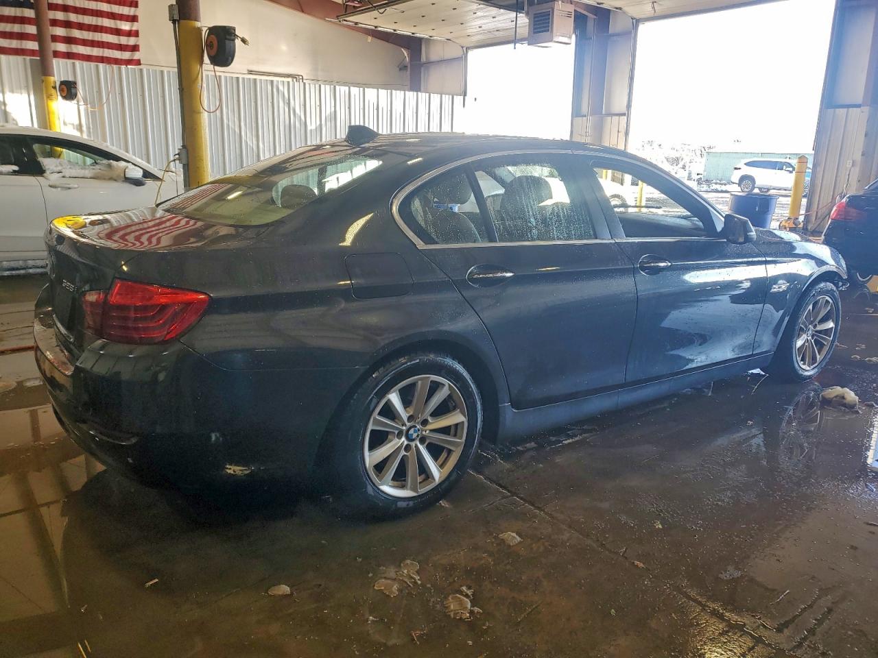 BMW 5 Series Xi Image 12