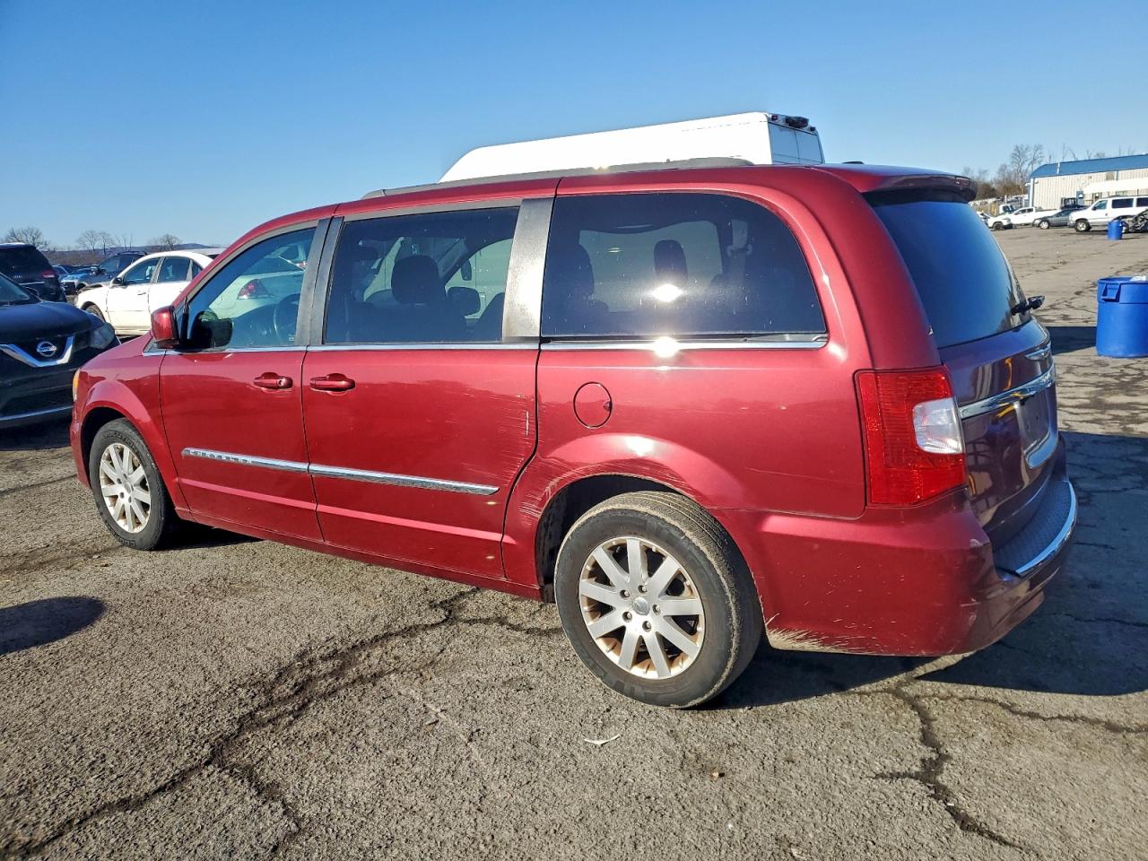 Chrysler Minivan Touring Image 2