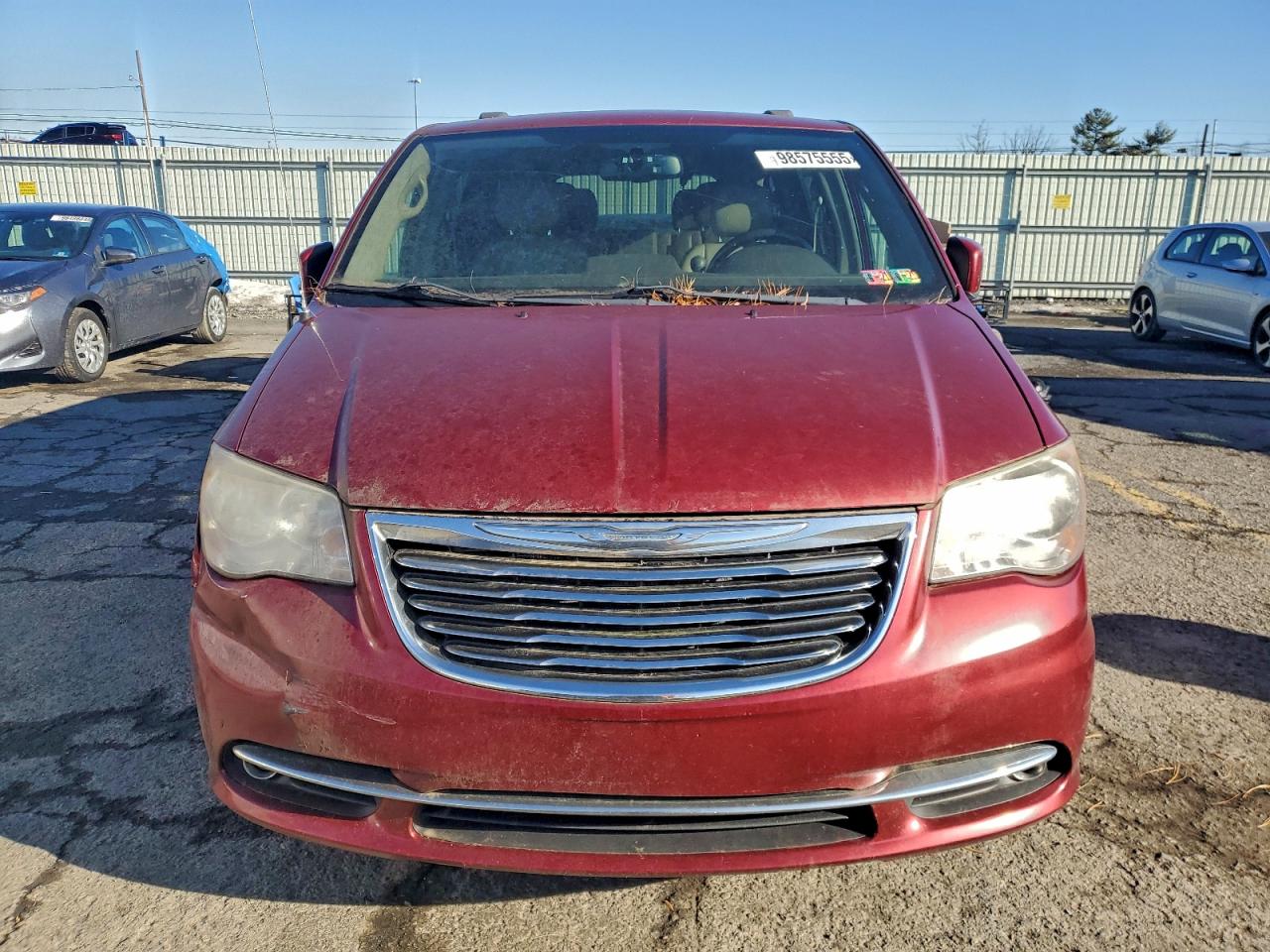 Chrysler Minivan Touring Image 3