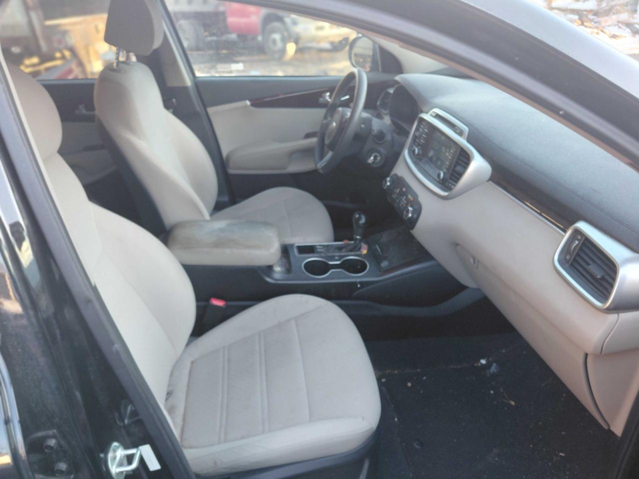 Kia Sorento Lx Image 3