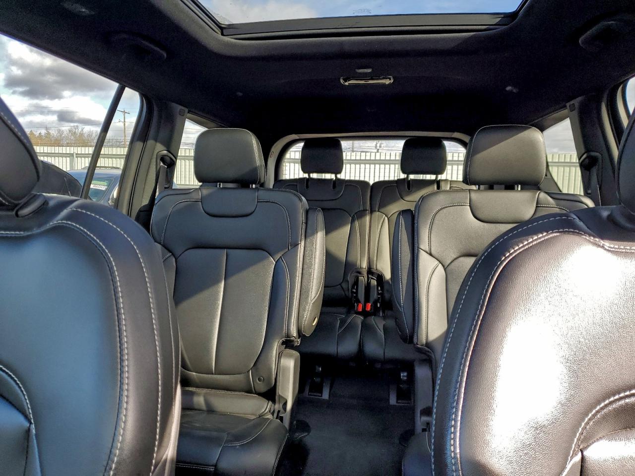 Jeep Grand Cherokee L Limited Image 11