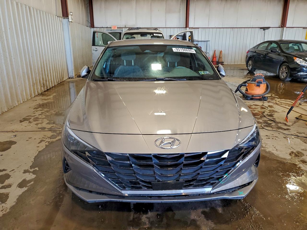 Hyundai ELANTRA Sel Image 9