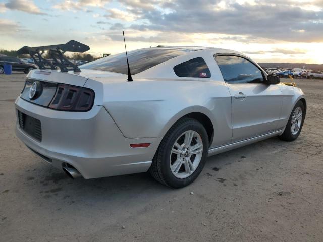 Ford Mustang Image 2