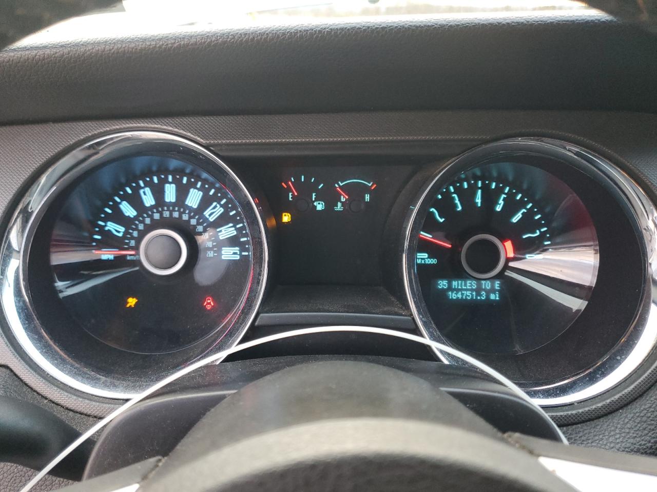 Ford Mustang Image 9