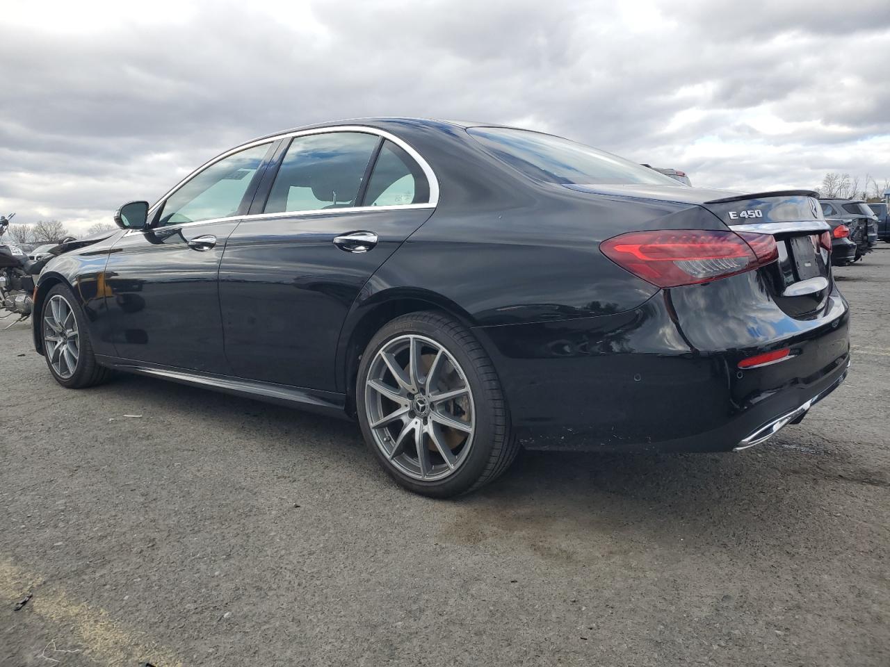 Mercedes-Benz E-Class 450 4matic Image 8