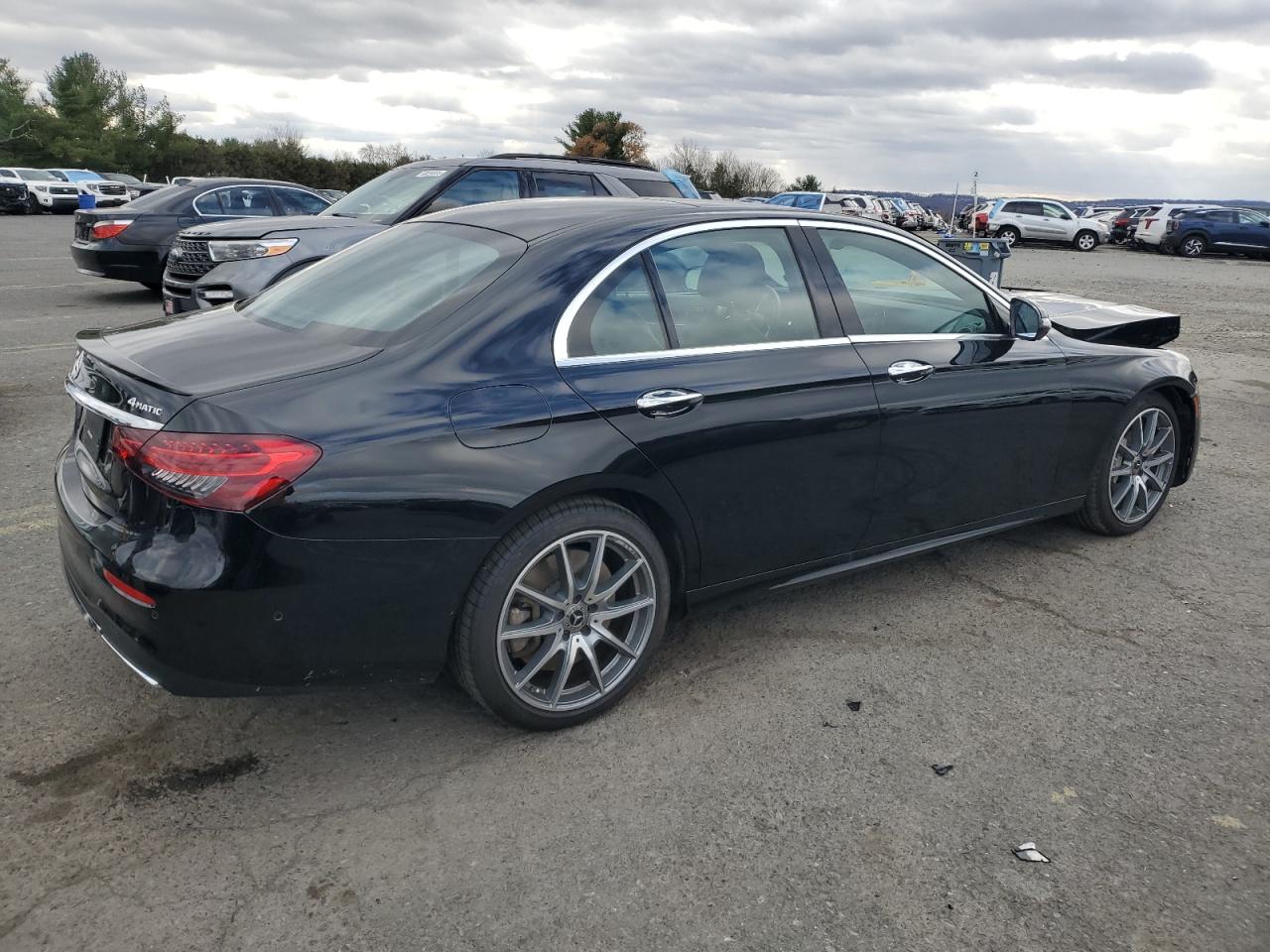 Mercedes-Benz E-Class 450 4matic Image 11