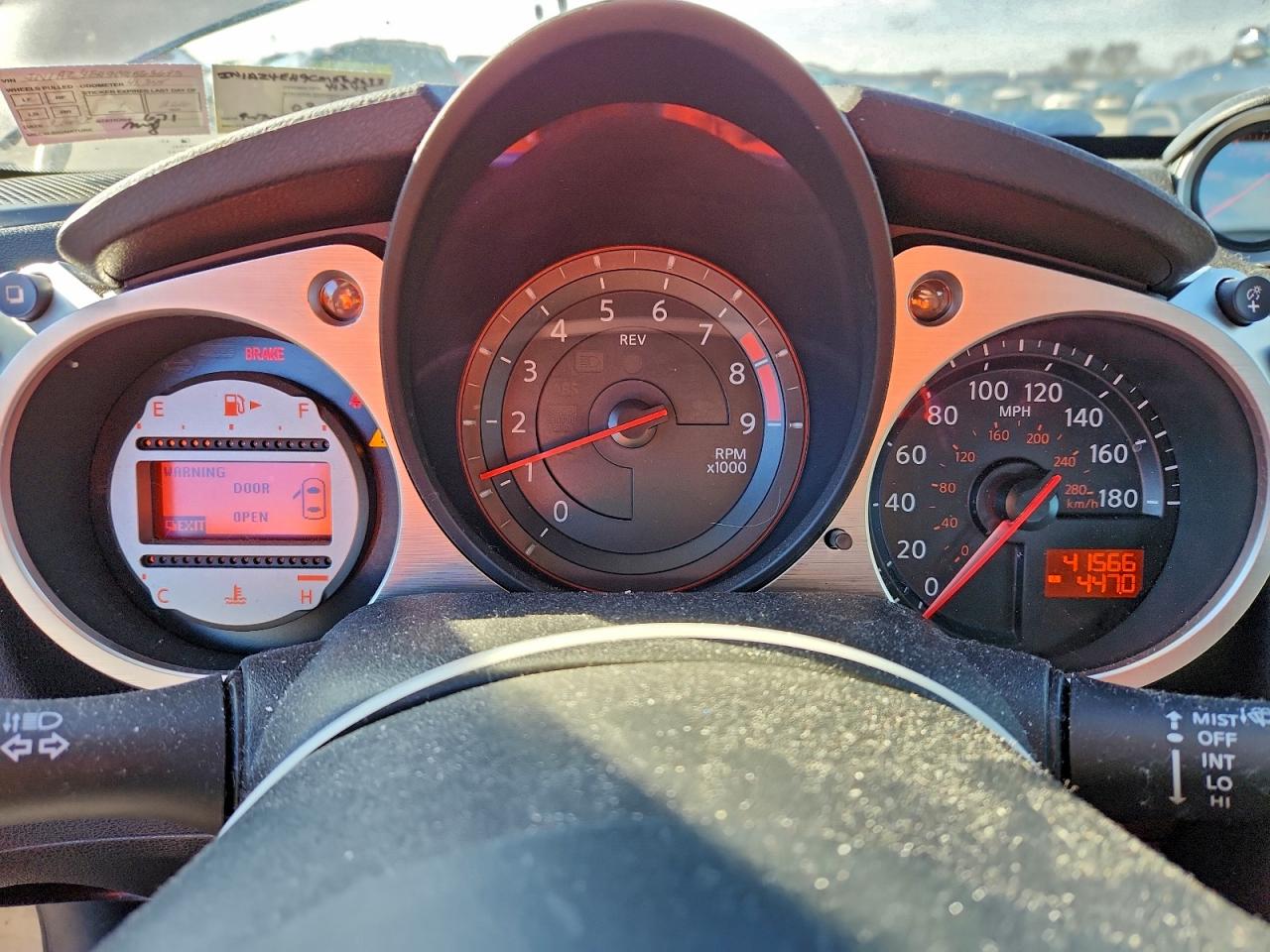 Nissan 370Z Base Image 10