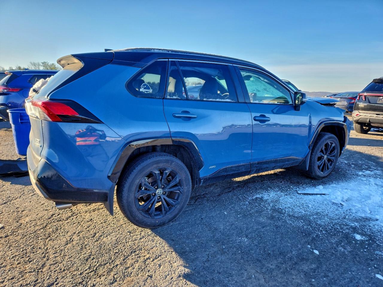 Toyota RAV4 Xse Image 2