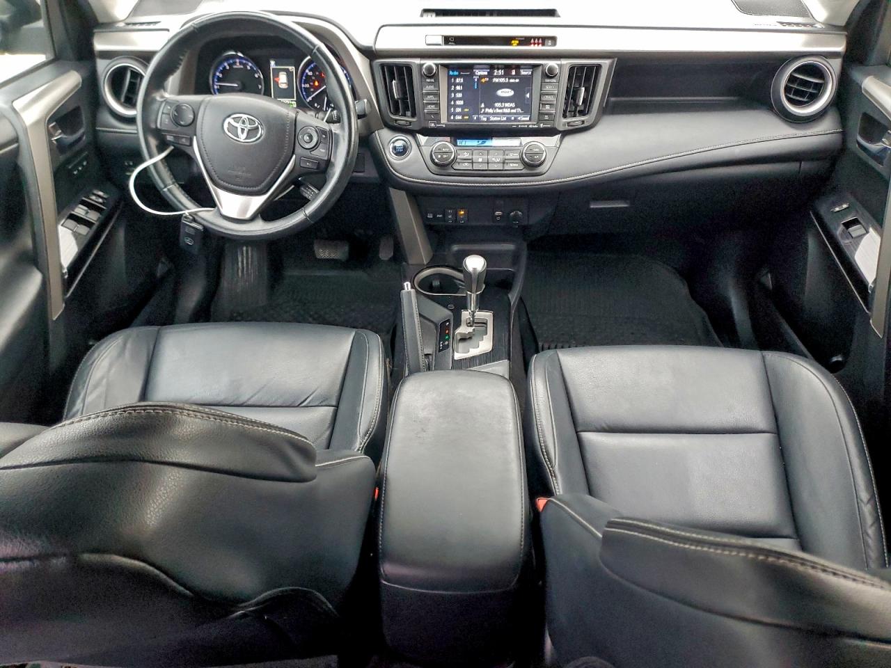 Toyota RAV4 Limited Image 9