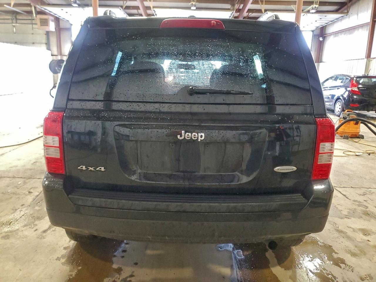Jeep Patriot Latitude Image 3