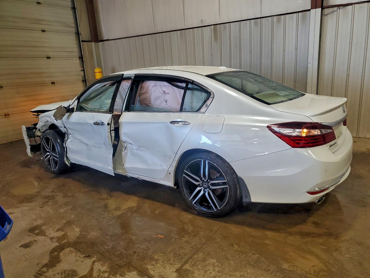 Honda Accord Touring Image 8