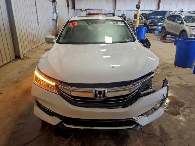 Honda Accord Touring Image 4