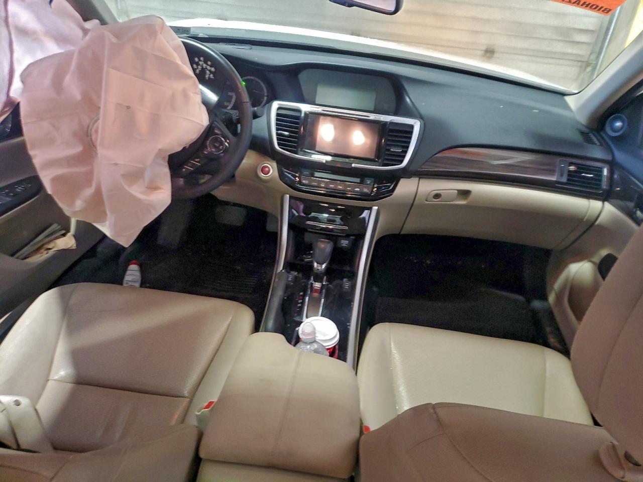 Honda Accord Touring Image 3