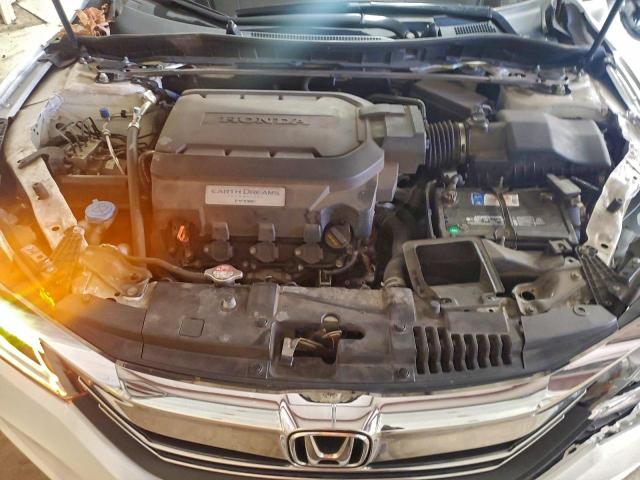 Honda Accord Touring Image 11