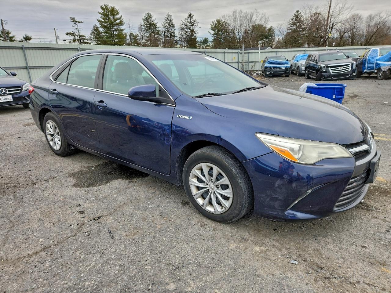 Toyota Camry Hybrid Image 5