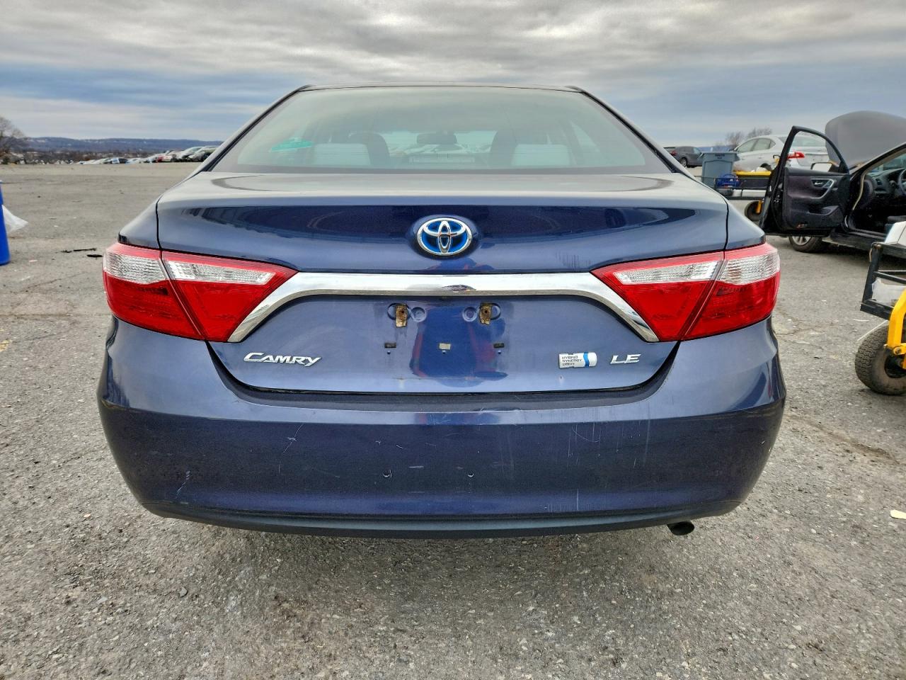 Toyota Camry Hybrid Image 4