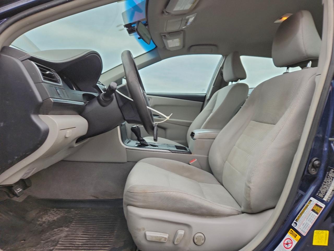 Toyota Camry Hybrid Image 7