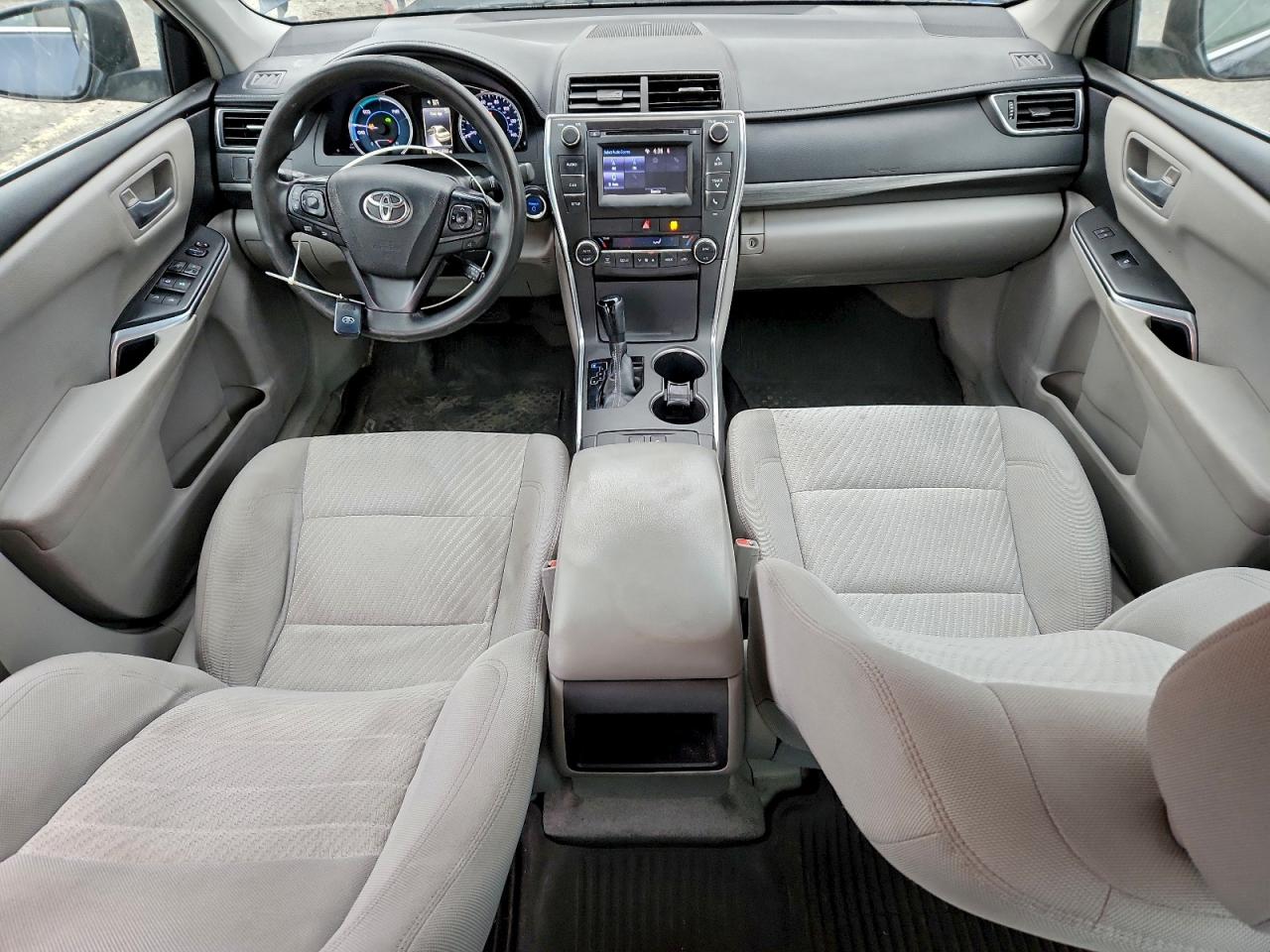 Toyota Camry Hybrid Image 8