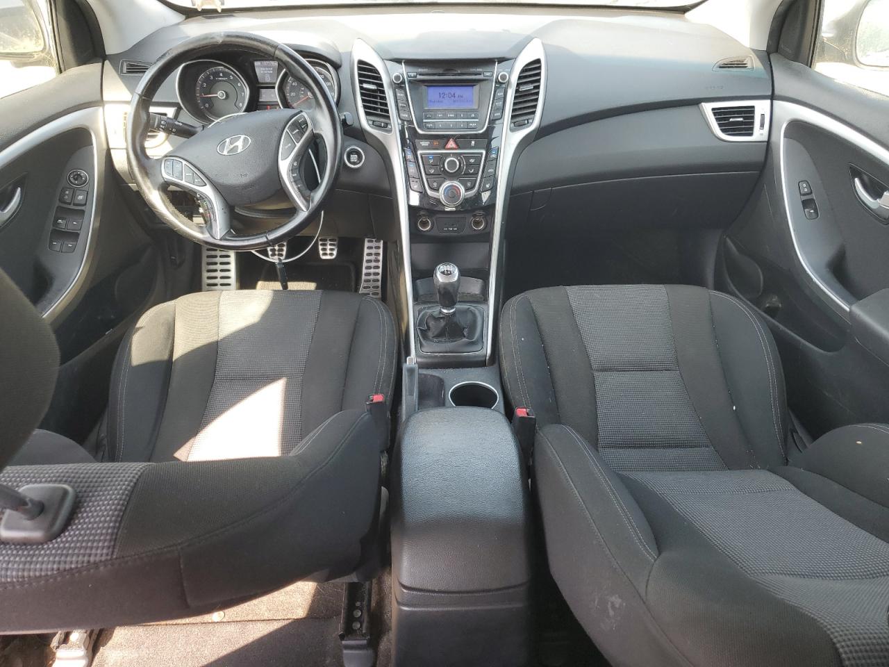 Hyundai ELANTRA Image 9
