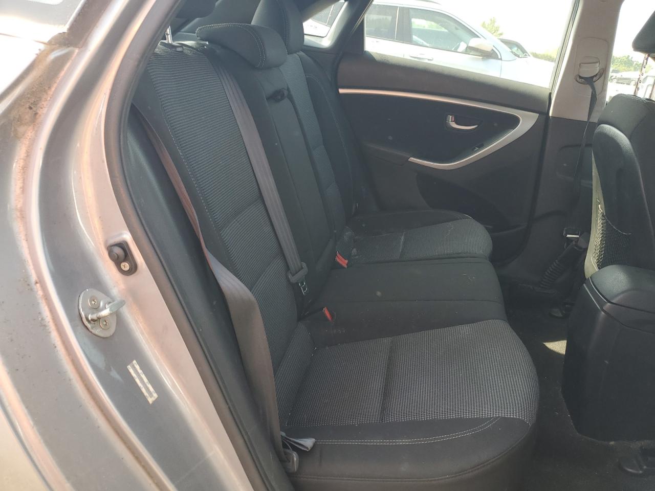 Hyundai ELANTRA Image 6