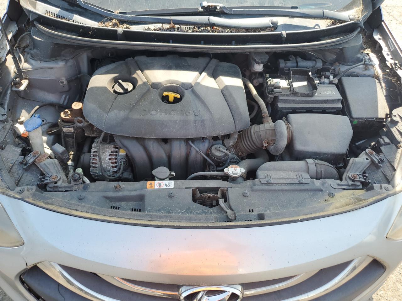 Hyundai ELANTRA Image 12