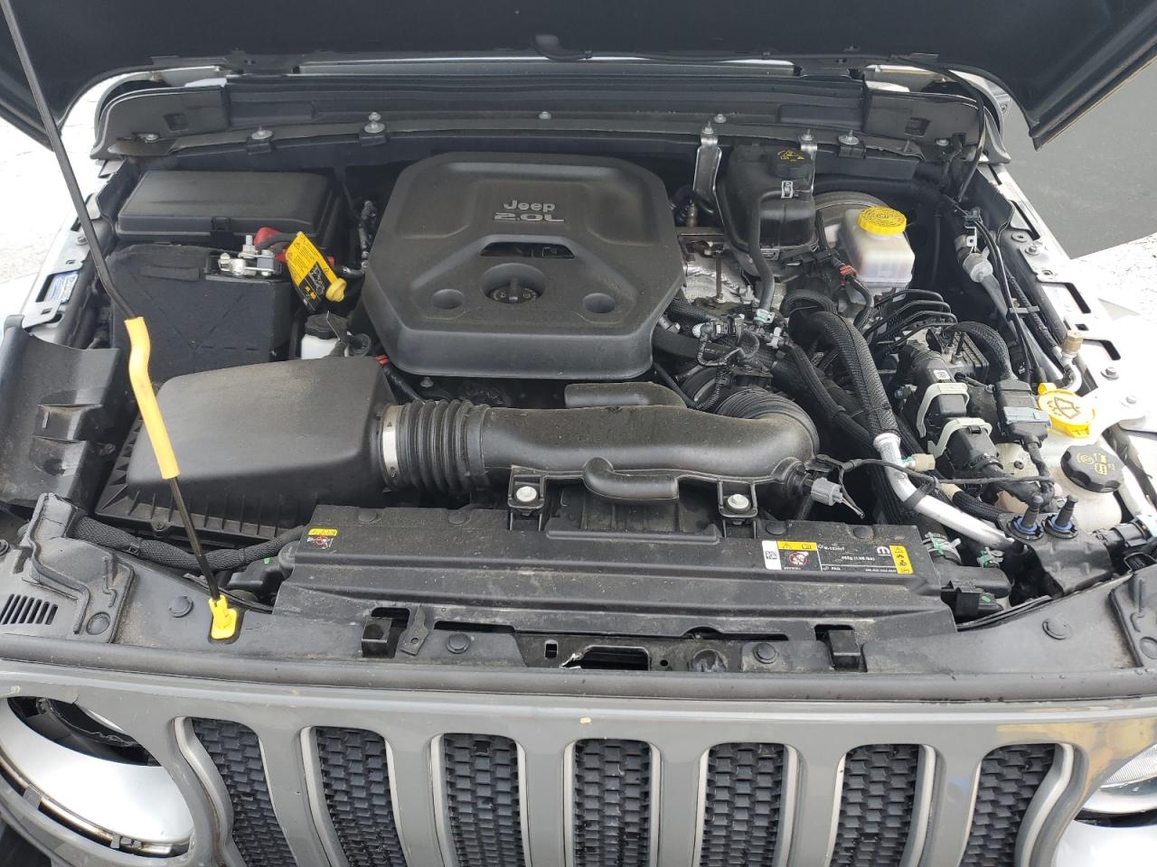 Jeep Wrangler Sahara Image 13