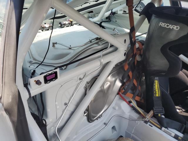 Porsche Cayman Image 7