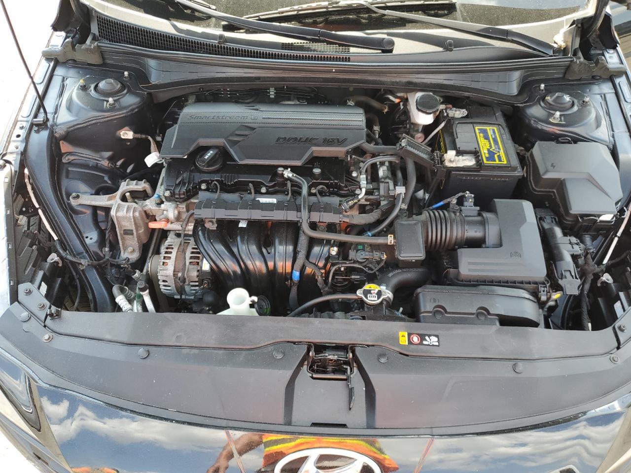 Hyundai ELANTRA Sel Image 8