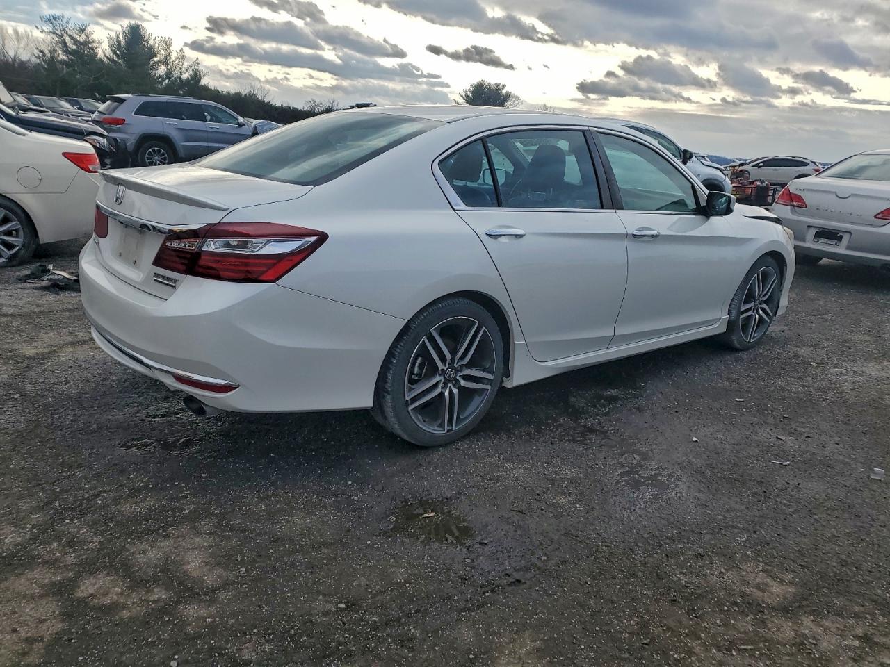 Honda Accord Sport Special Edition Image 10