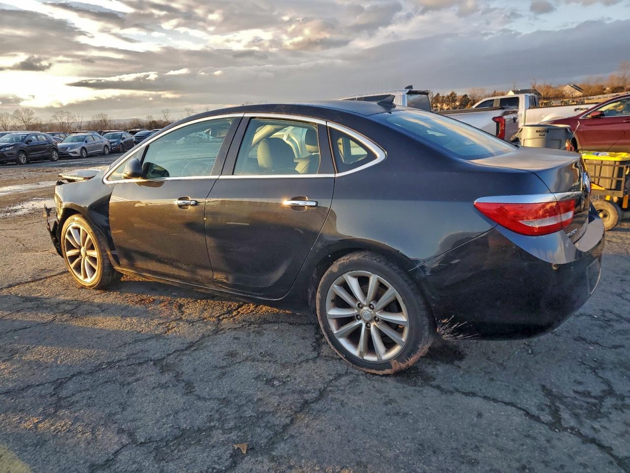 Buick Verano Image 6