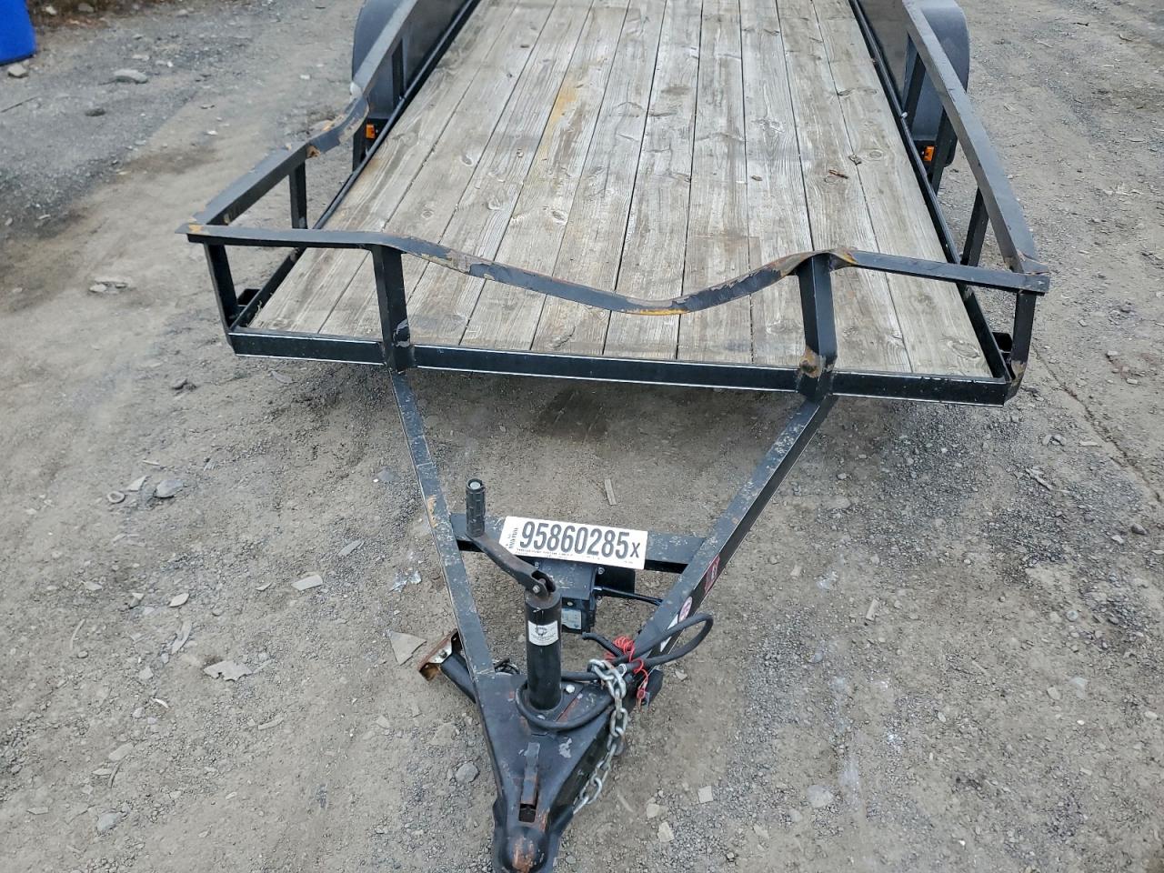 Carr Trailer Image 8