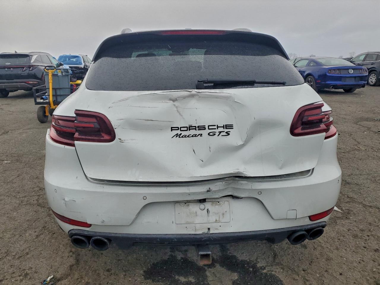 Porsche Macan Gts Image 4