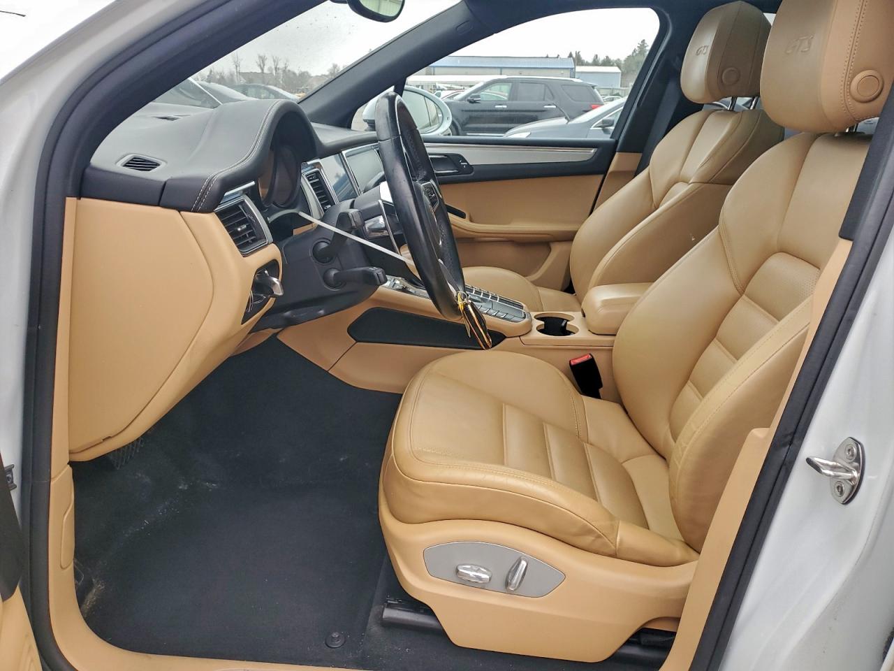 Porsche Macan Gts Image 5