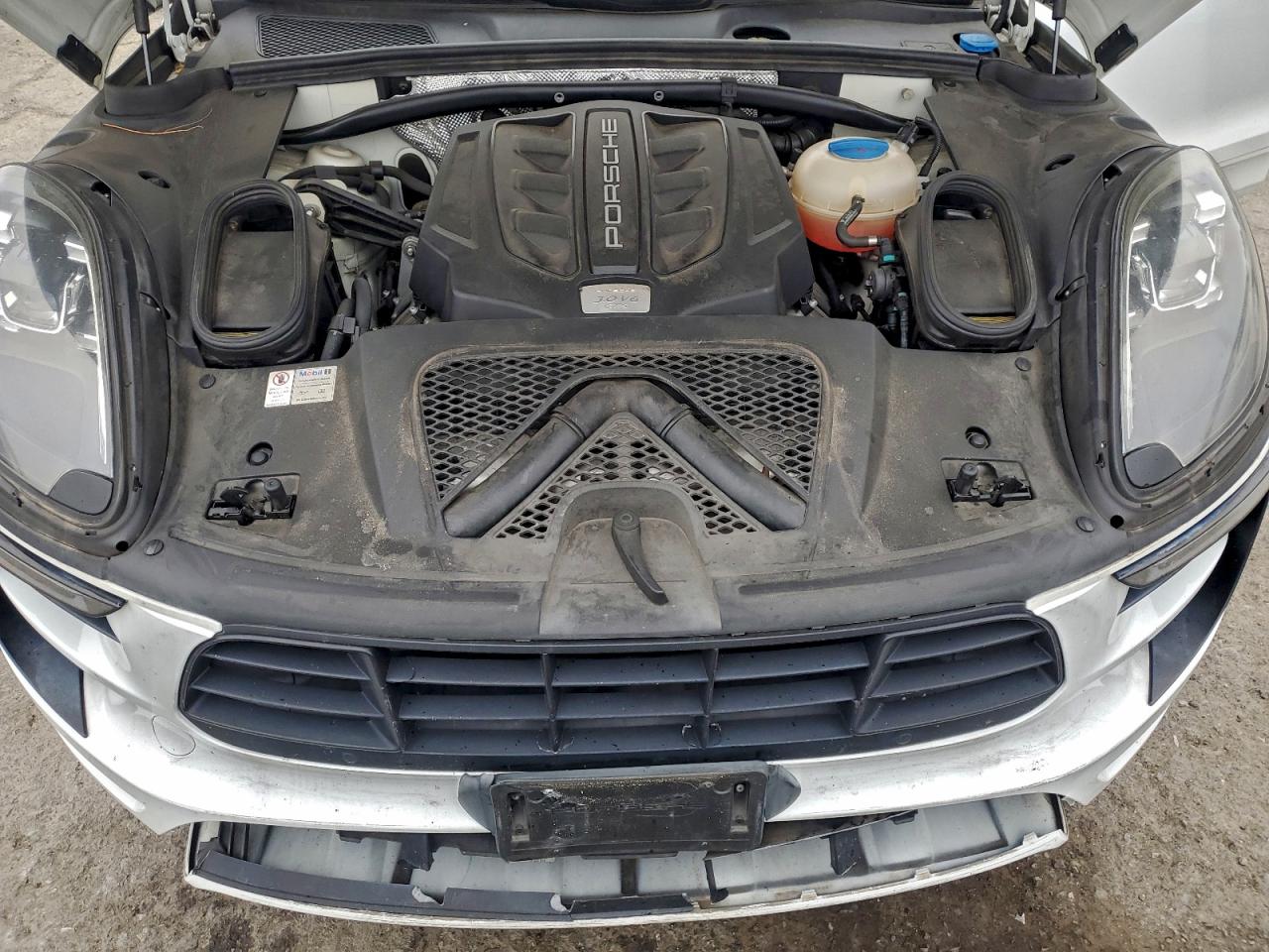 Porsche Macan Gts Image 11