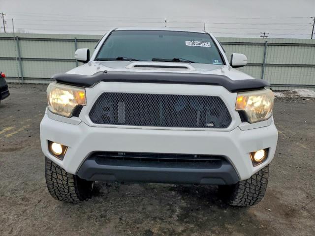 Toyota Tacoma Double Cab Image 4
